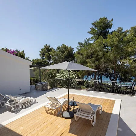 Mala Smisna Poolside Paradise By The Sea 马斯林尼察