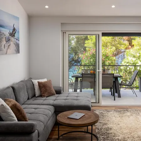 Mala Smisna Poolside Paradise By The Sea Willa Maslinica