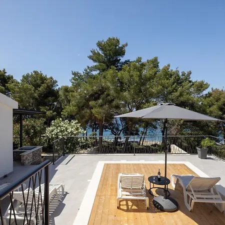 Mala Smisna Poolside Paradise By The Sea