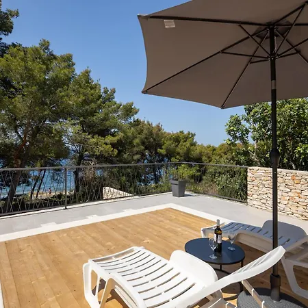 Mala Smisna Poolside Paradise By The Sea * Maslinica