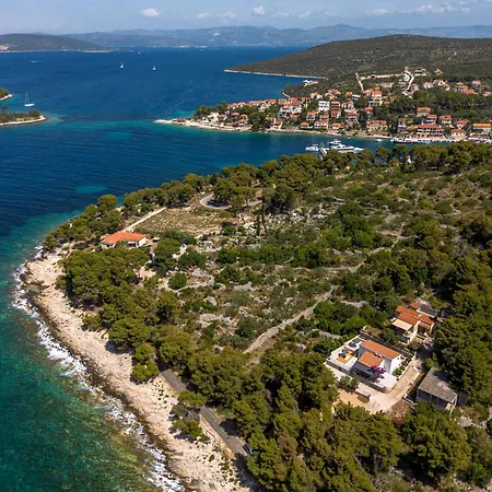 Mala Smisna Poolside Paradise By The Sea * Maslinica