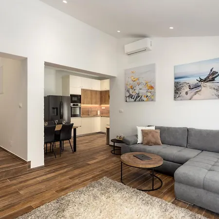 Willa Mala Smisna Poolside Paradise By The Sea *