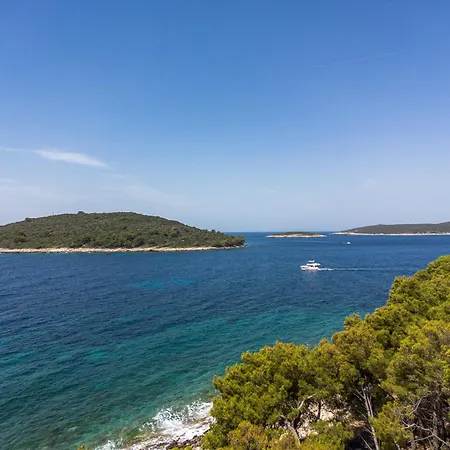 Mala Smisna Poolside Paradise By The Sea