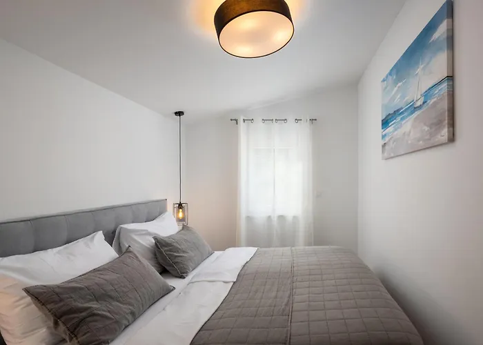 Mala Smisna Poolside Paradise By The Sea Vila Maslinica