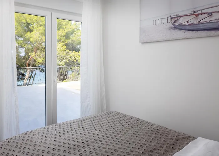 Mala Smisna Poolside Paradise By The Sea Vila Maslinica