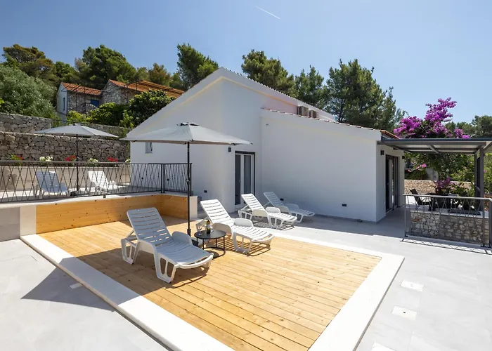 Vila Mala Smisna Poolside Paradise By The Sea