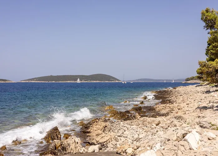 Mala Smisna Poolside Paradise By The Sea Maslinica