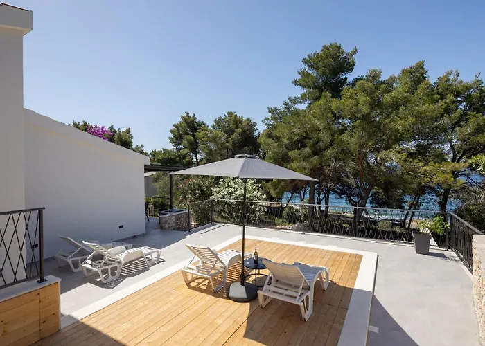 Mala Smisna Poolside Paradise By The Sea Maslinica
