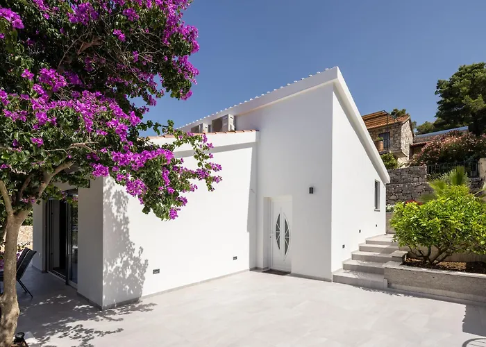 Vila Mala Smisna Poolside Paradise By The Sea