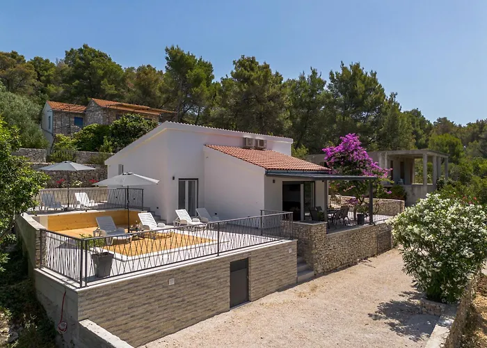 Vila Mala Smisna Poolside Paradise By The Sea