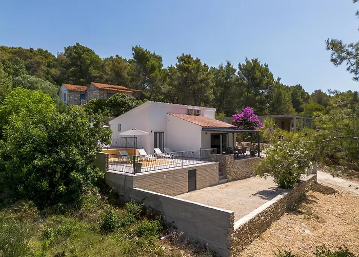 Vila Mala Smisna Poolside Paradise By The Sea