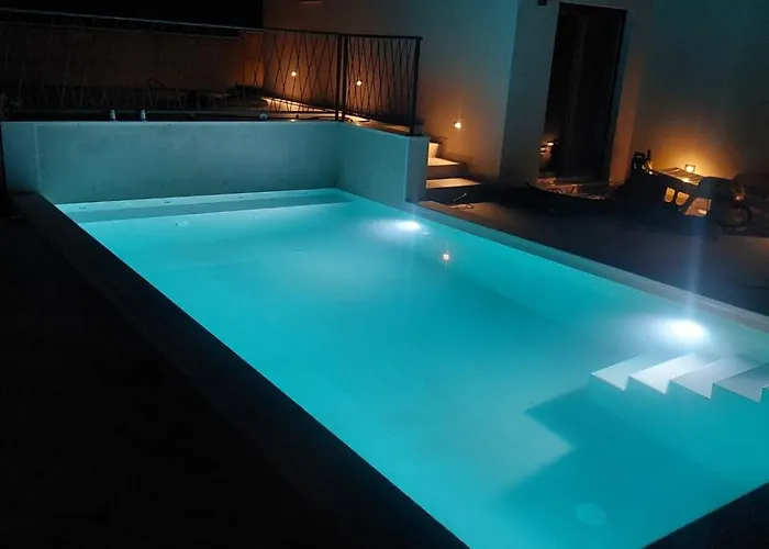 Mala Smisna Poolside Paradise By The Sea * Maslinica